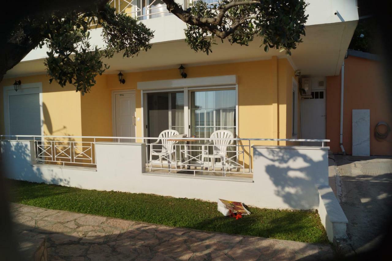 Τhe Sunny Apartments 伊古迈尼察 外观 照片